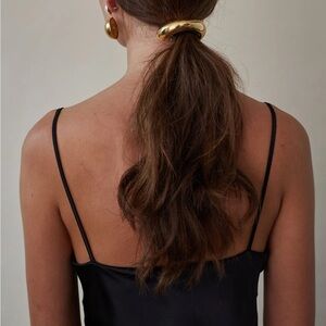 LELET NY GLOSSY ARCH PONY